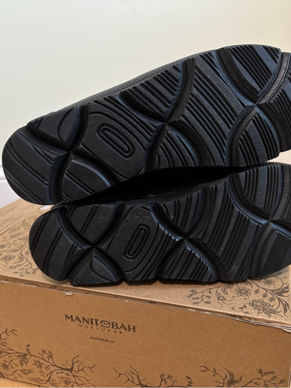 NEW Manitobah Waterproof Pacific Puffer Boots - Women’s 8 - Picture 4 of 6